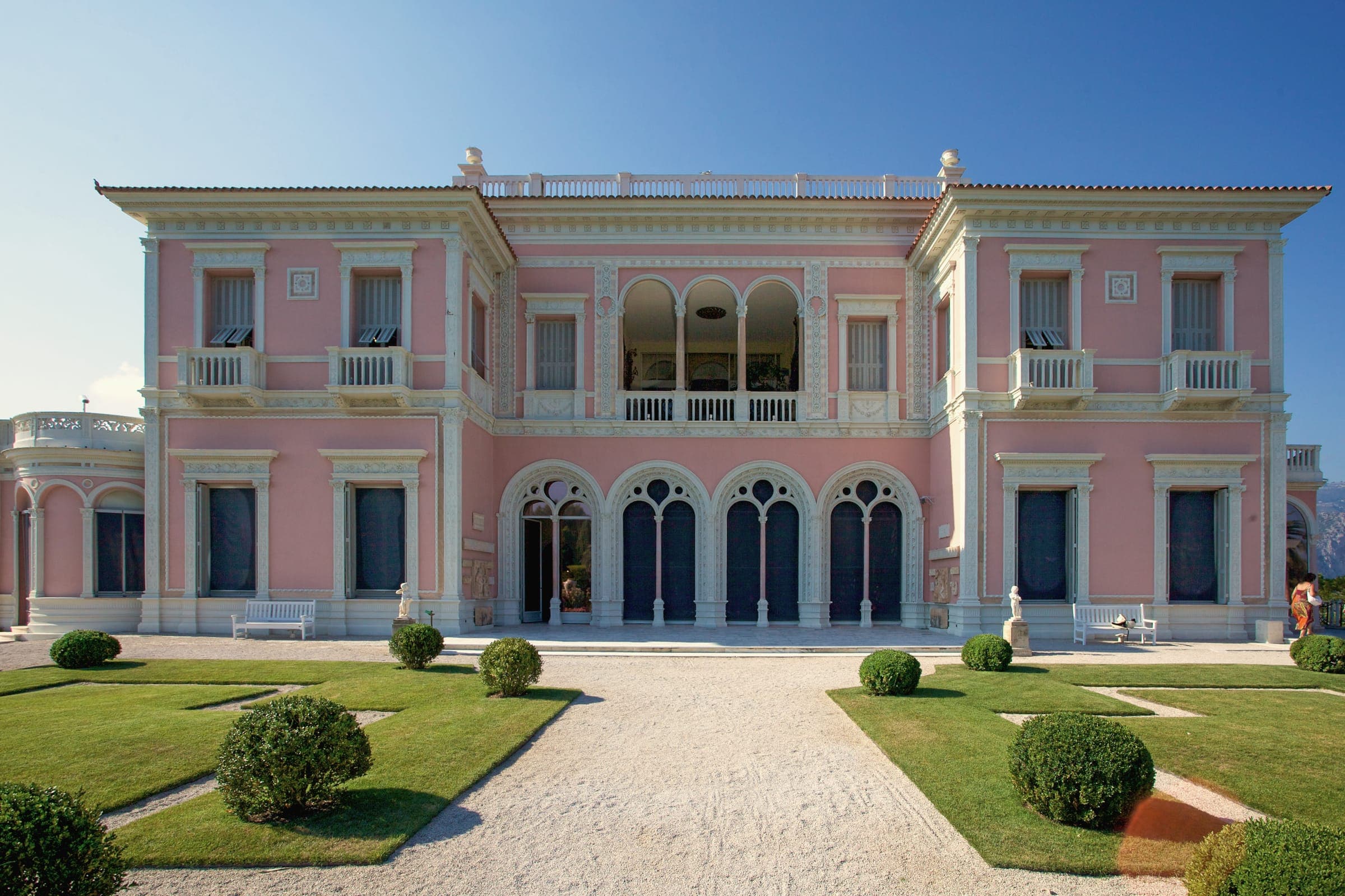 The pink Villa Ephrussi de Rothschild and its gardens on Cap Ferrat
